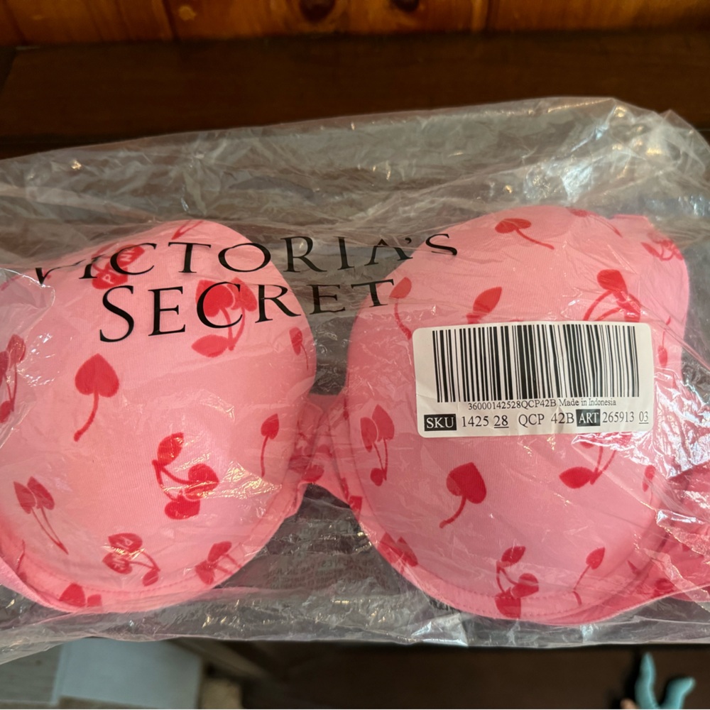 Pink bra- cherries, NWT!